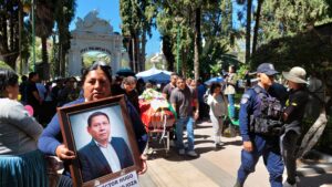 Crimen que enluta a la justicia: Cochabamba despide a Víctor Hugo Claure Hinojoza